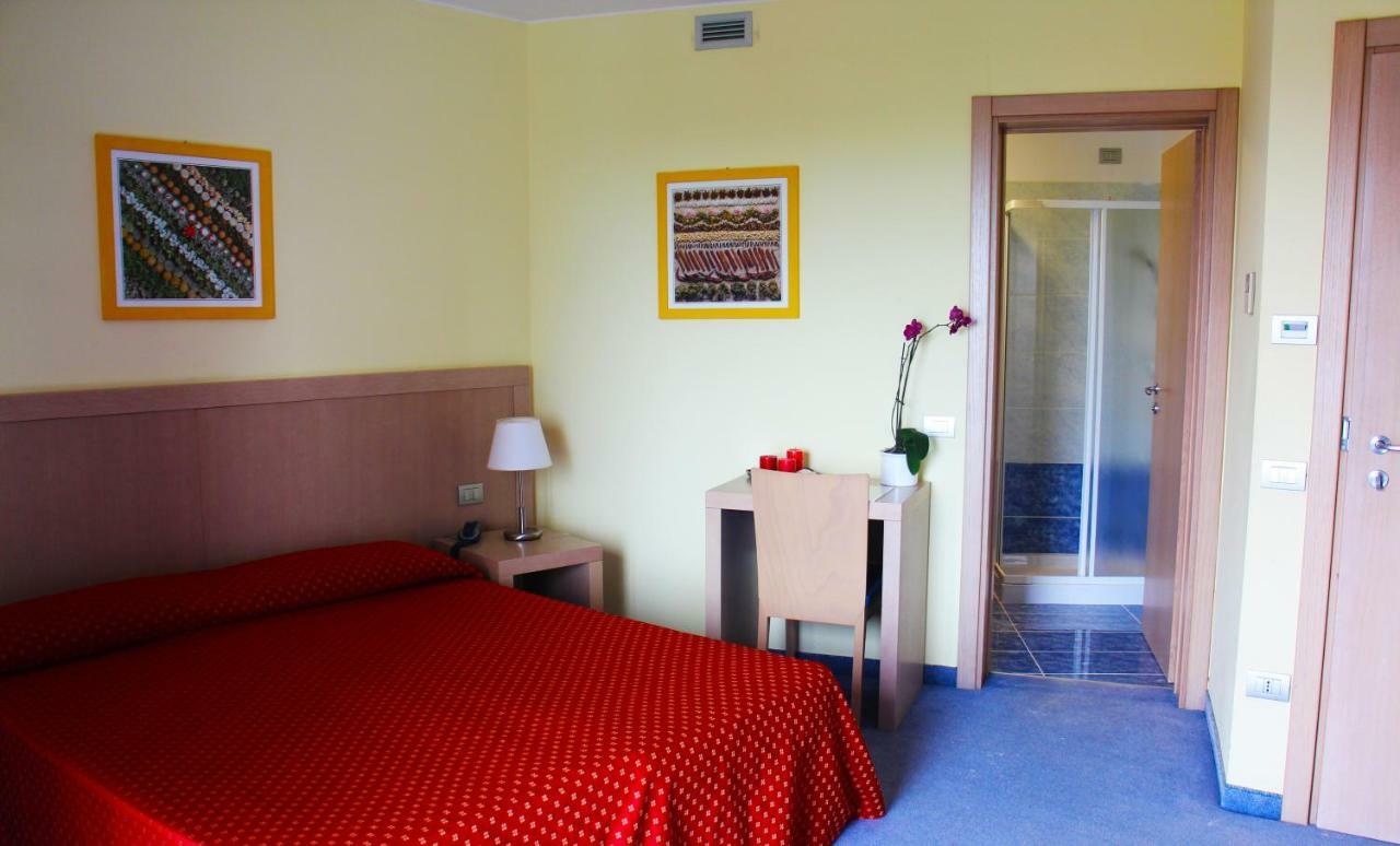 Hotel Cristallo Lignano Sabbiadoro Exterior foto